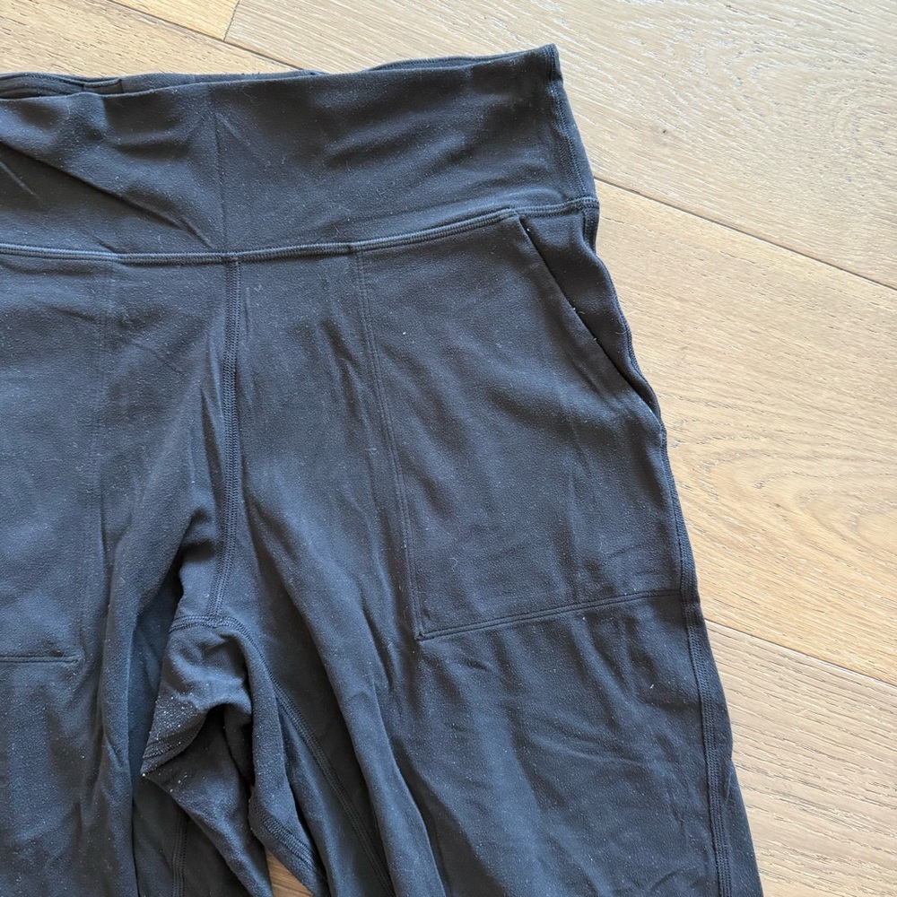 Lululemon Cropped Lounge Pants in Black - Picture 3 of 6